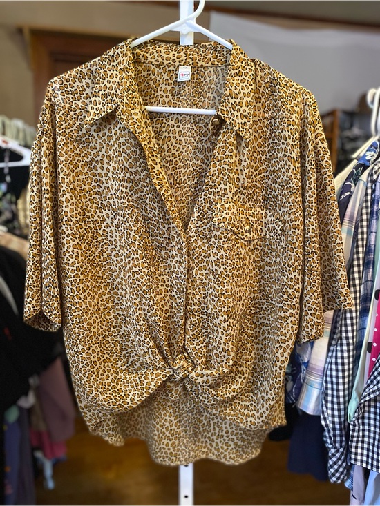 Tru Tops - Leopard Print Button-Down Twist Hem Blouse - Brown